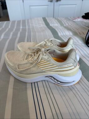 Saucony Endorphin Shift 3 running shoes.